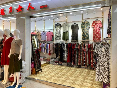 虎門服裝批發(fā)城大清倉 10元一件，500件裝一麻袋，搶購正當時