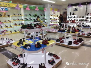 武岡最大服裝批發城11月10日盛大開業，百萬商品低價來襲，引領消費新潮流